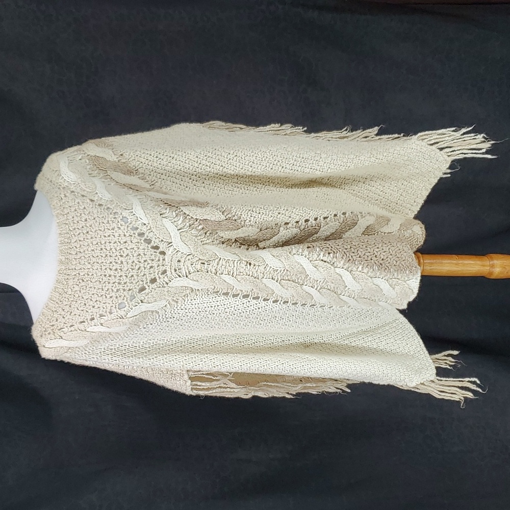 I.N.C. International Concepts Cream/Tan Knit Wool/Alpaca Poncho Fringe L/XL